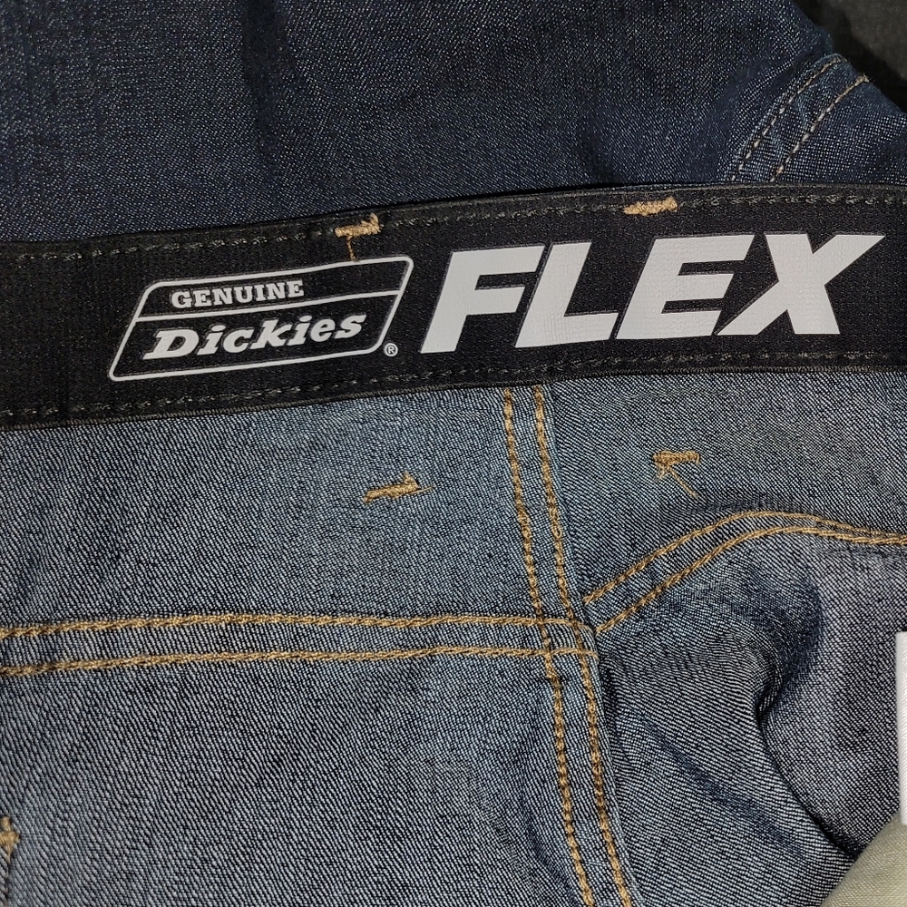 New. Geniune Dickies Flex denim shorts. - Picture 3 of 4